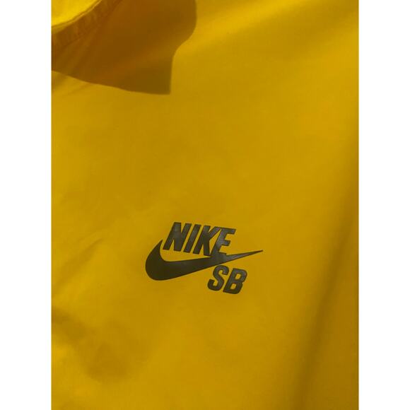 Nike SB Electric Yellow Button Snap Windbreaker Jacket Size Medium - Picture 4 of 8